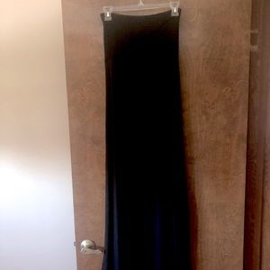 Adorable strapless maxi dress that can be worn with cute sandals or wedge heels!